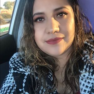 Meet your Posher, Noemi